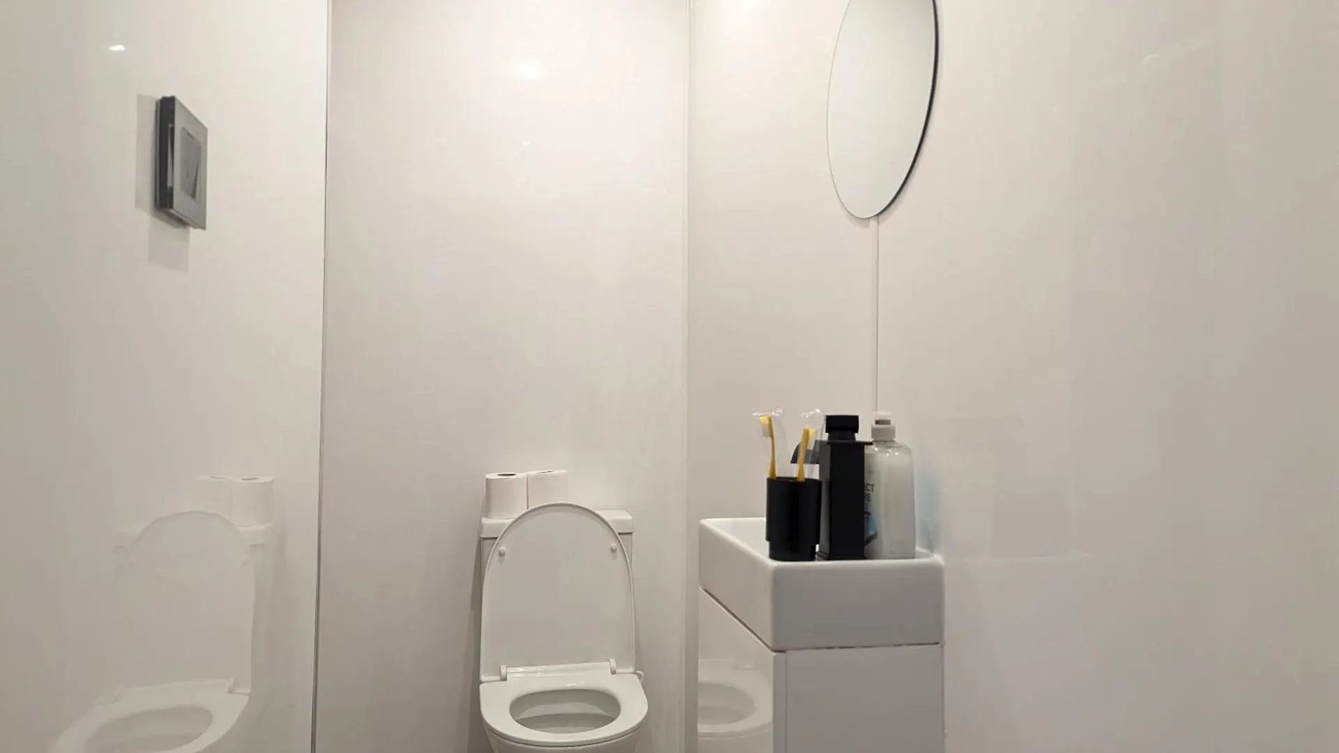 Cosy & Central Studio Apartments Cardiff
