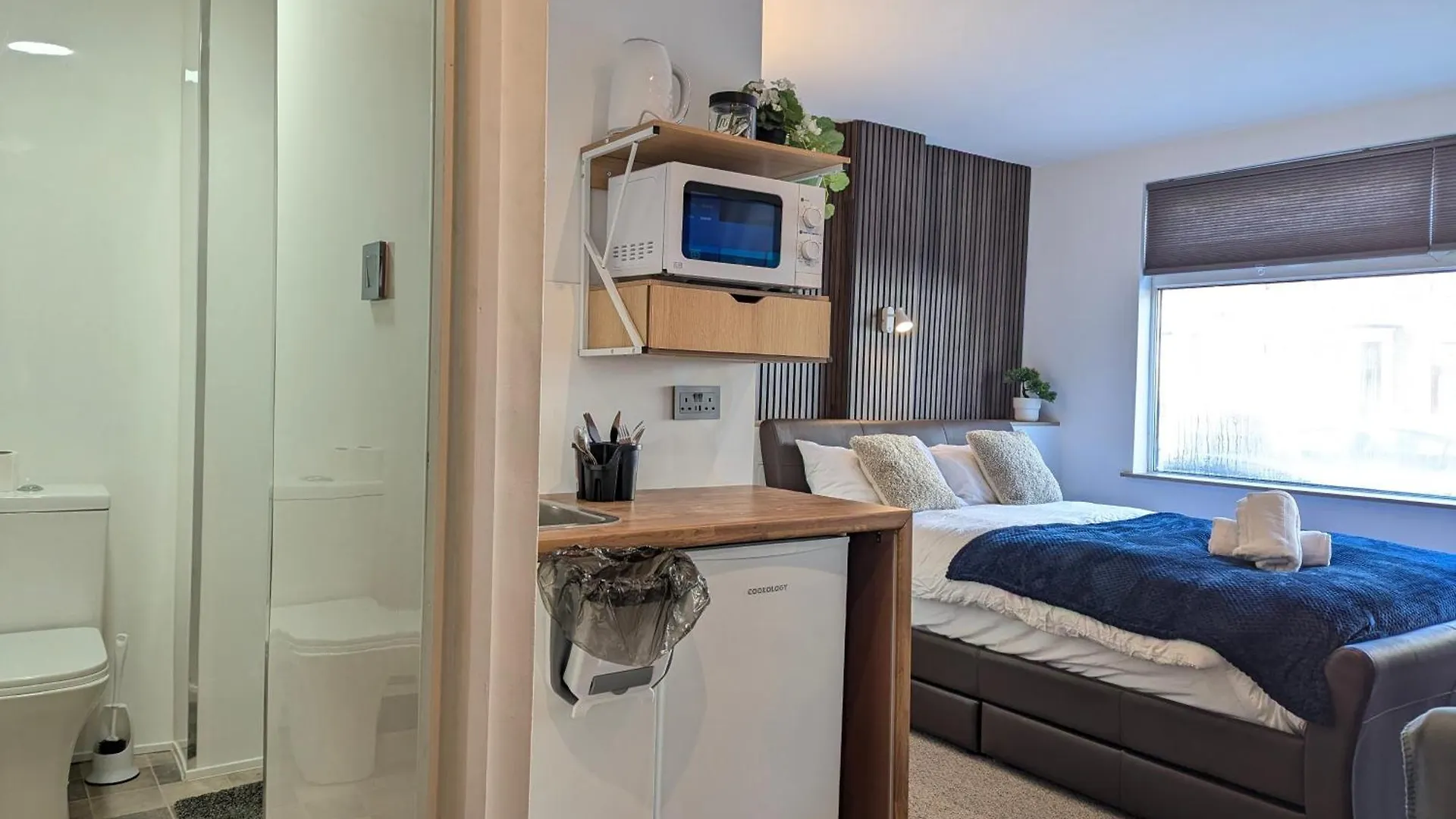 Cosy & Central Studio Apartments Cardiff
