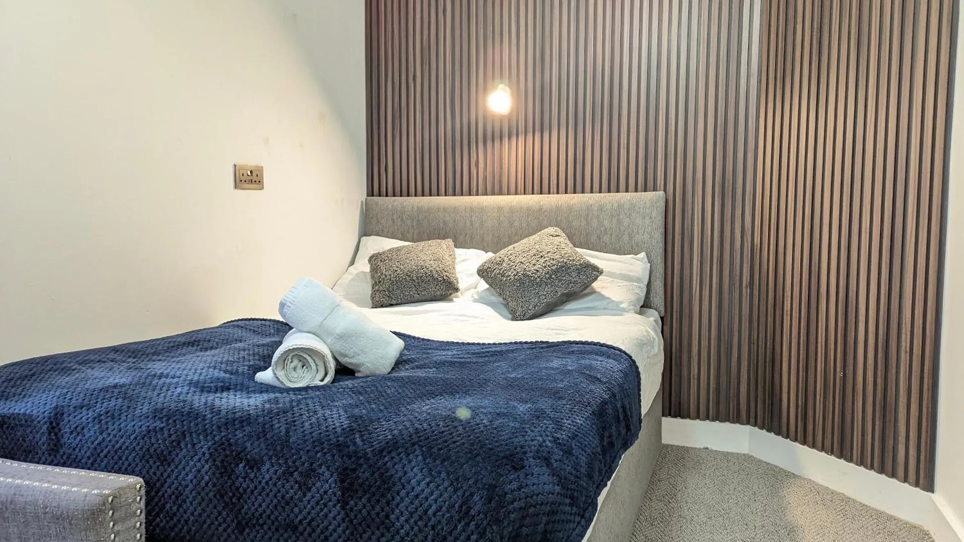 Cosy & Central Studio Apartments Cardiff