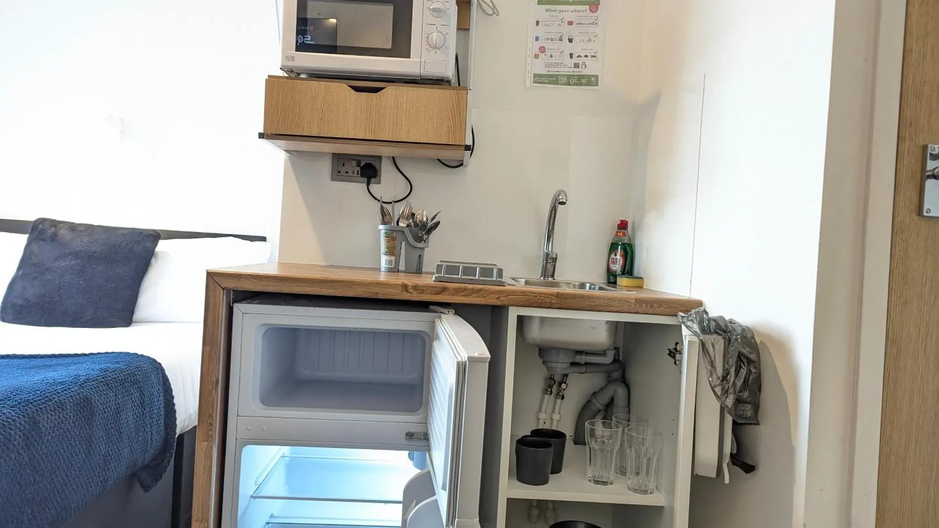 Cosy & Central Studio Apartments Cardiff