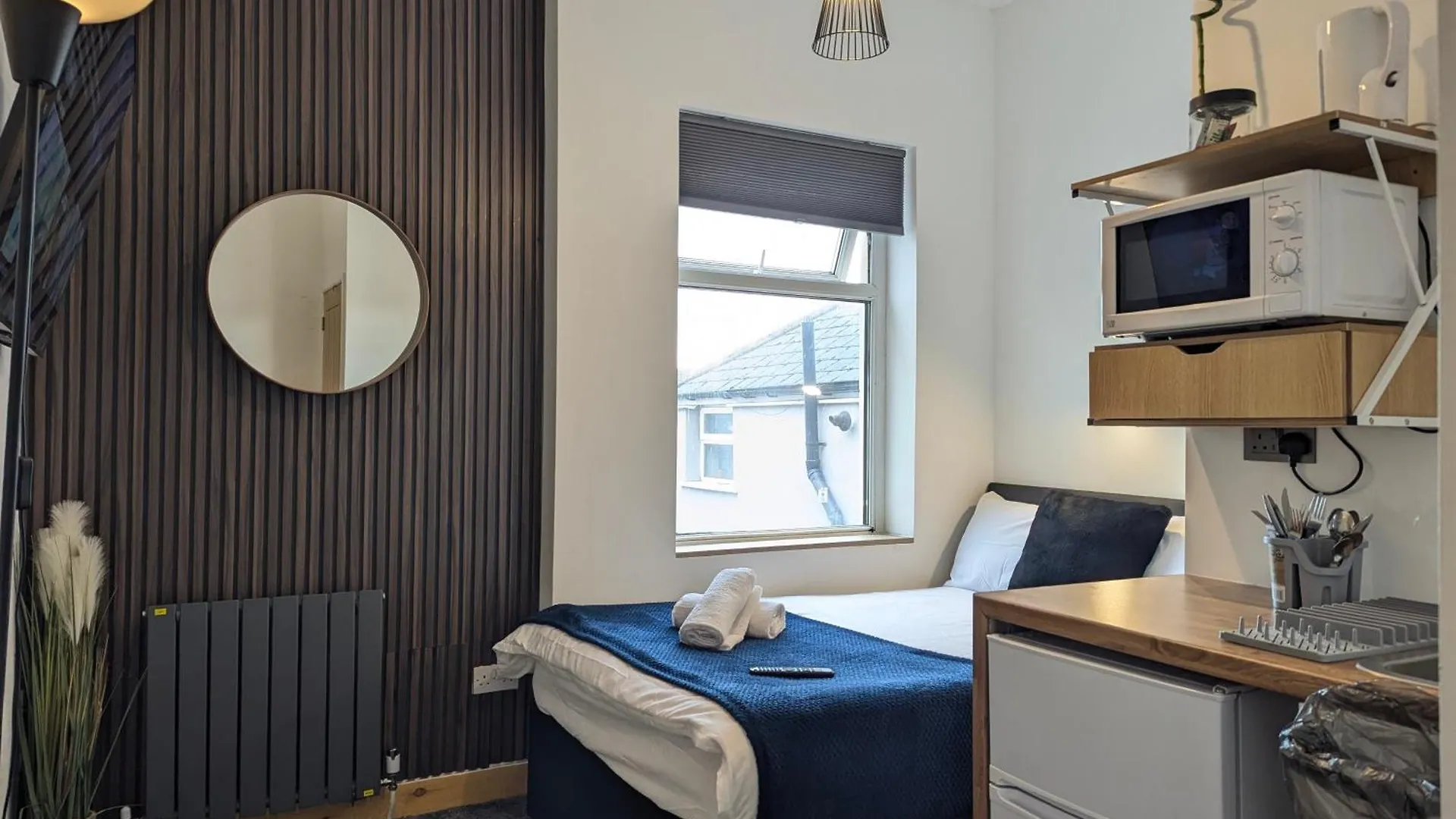 Cosy & Central Studio Apartments Cardiff