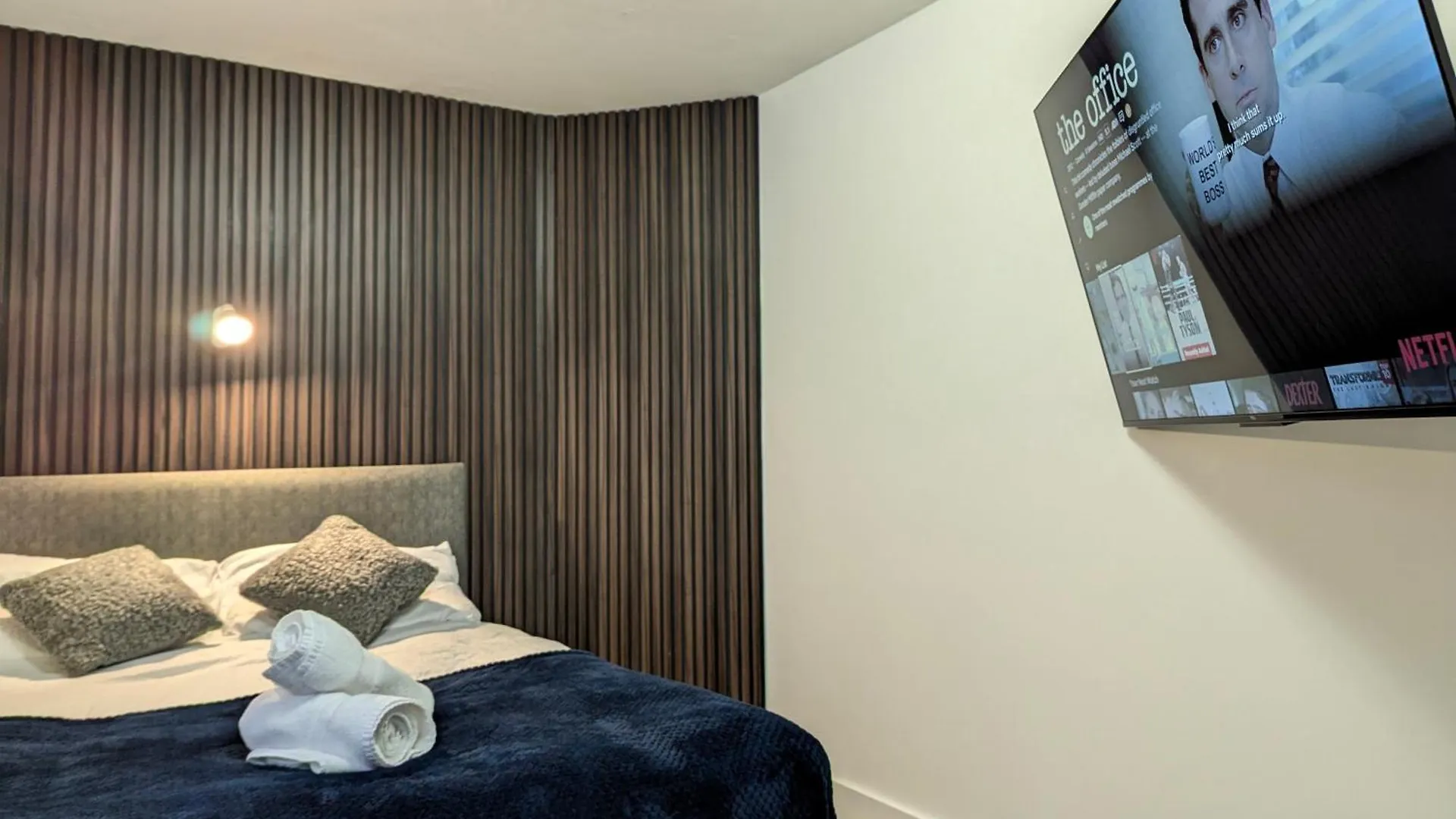 Cosy & Central Studio Apartments Cardiff