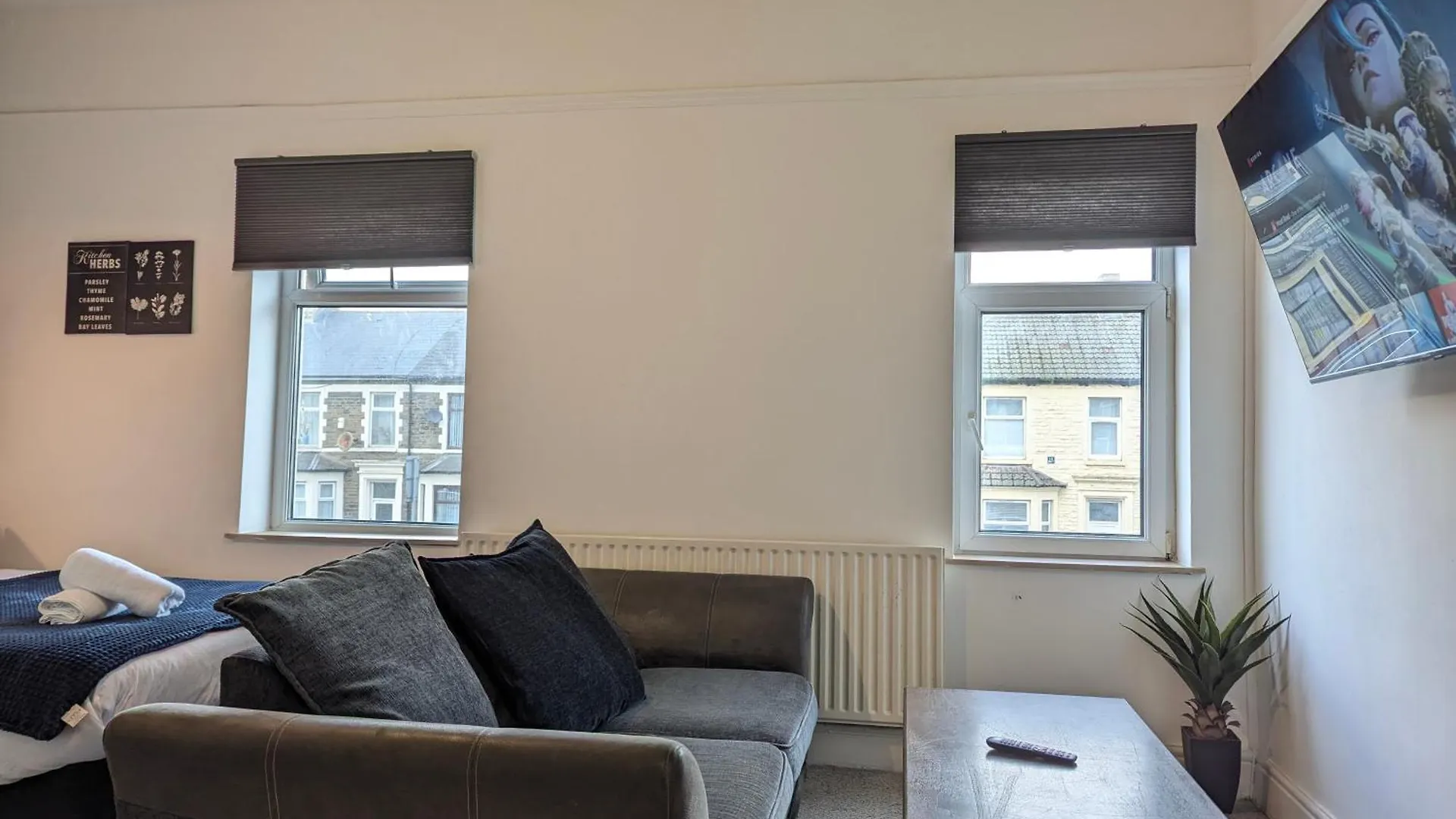 Cosy & Central Studio Apartments Cardiff