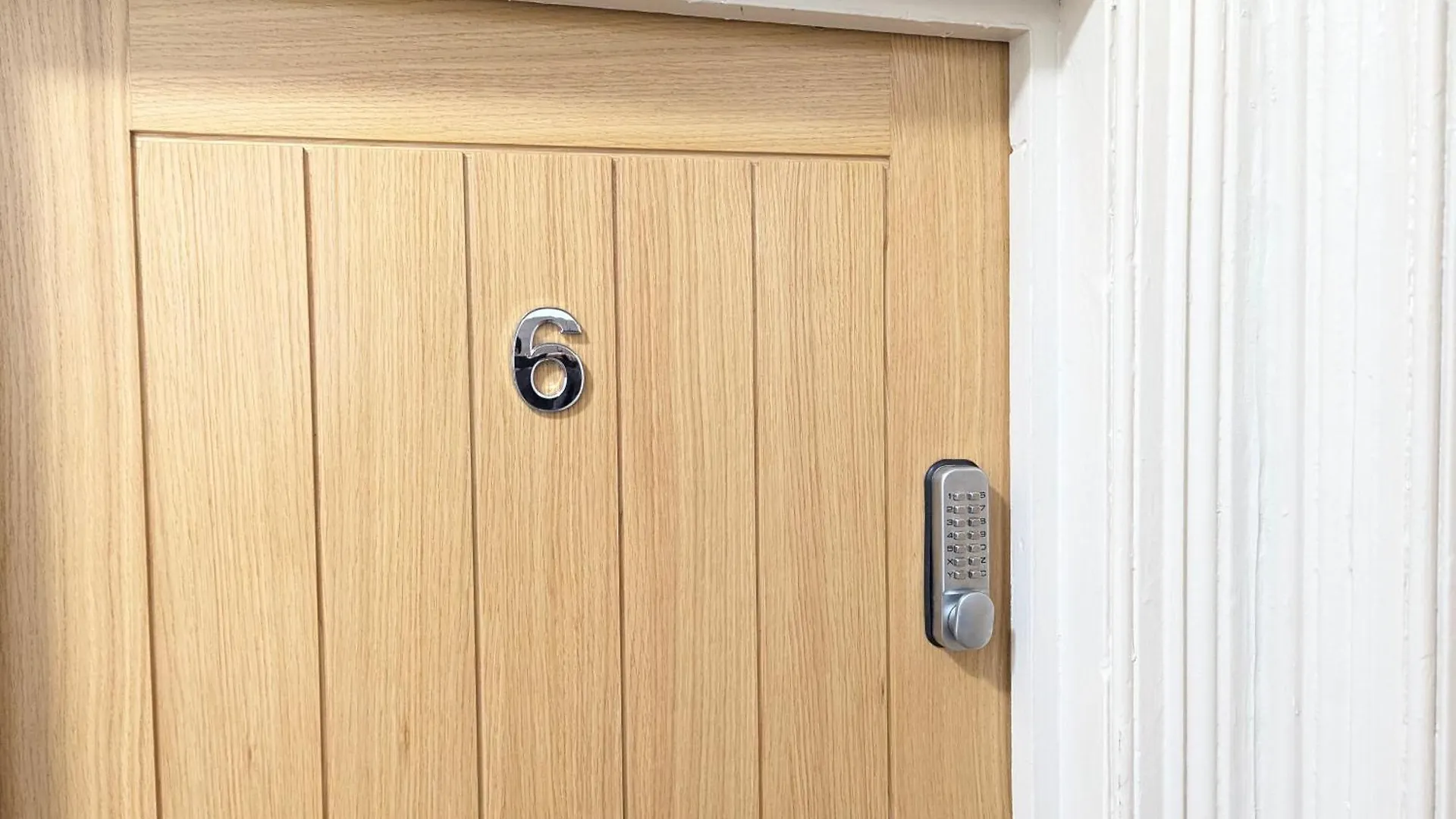 Cosy & Central Studio Apartments Cardiff