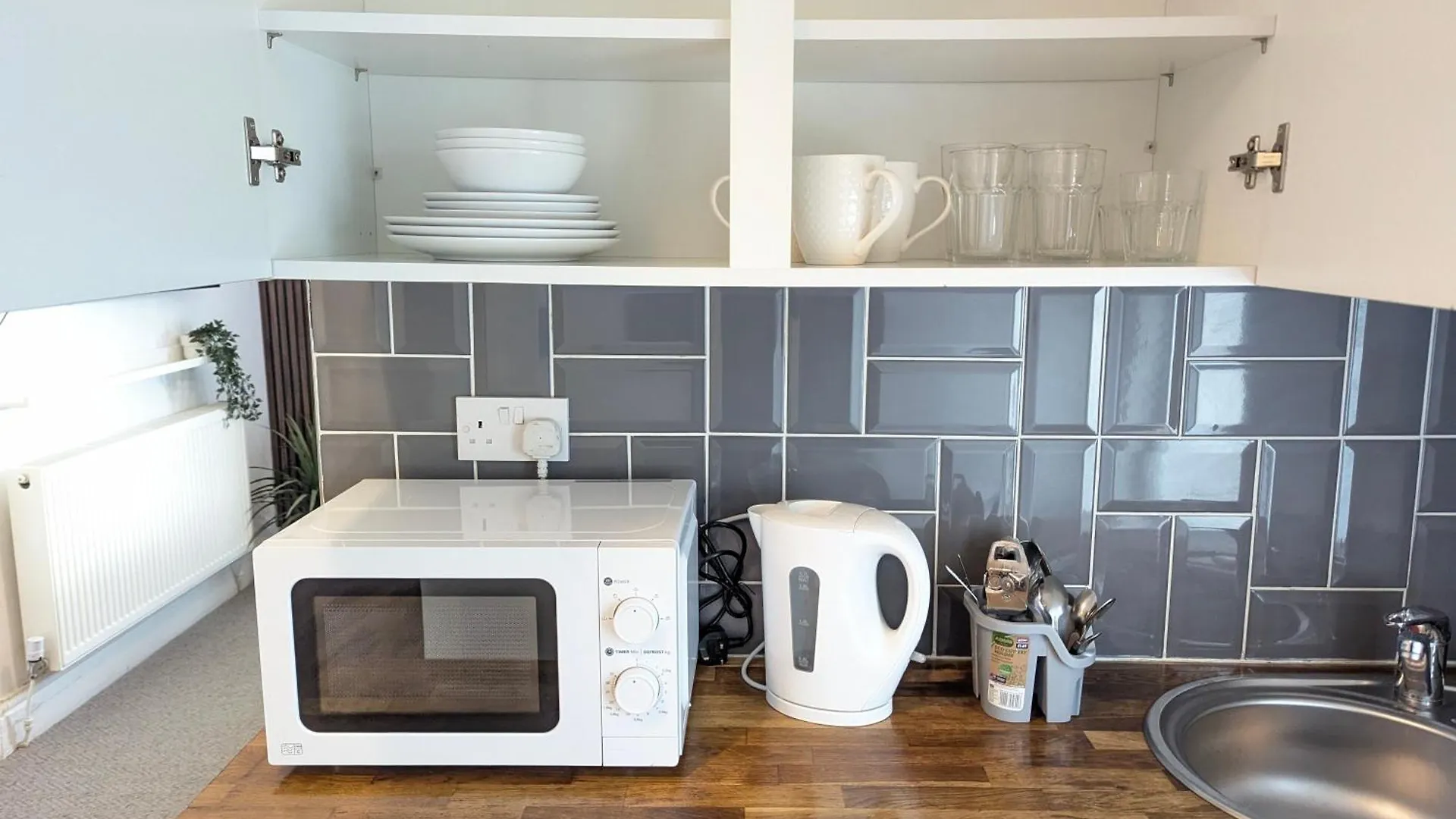 Cosy & Central Studio Apartments Кардифф Великобритания